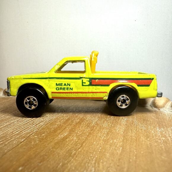 Hot Wheels Service Vehicles Lot - US Mail Truck, Phone Truck, Flatbed Vintage - Picture 7 of 15